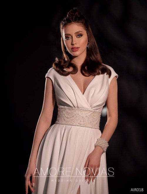 https://amore-novias.com/images/stories/virtuemart/product/AIR018       (2).jpg